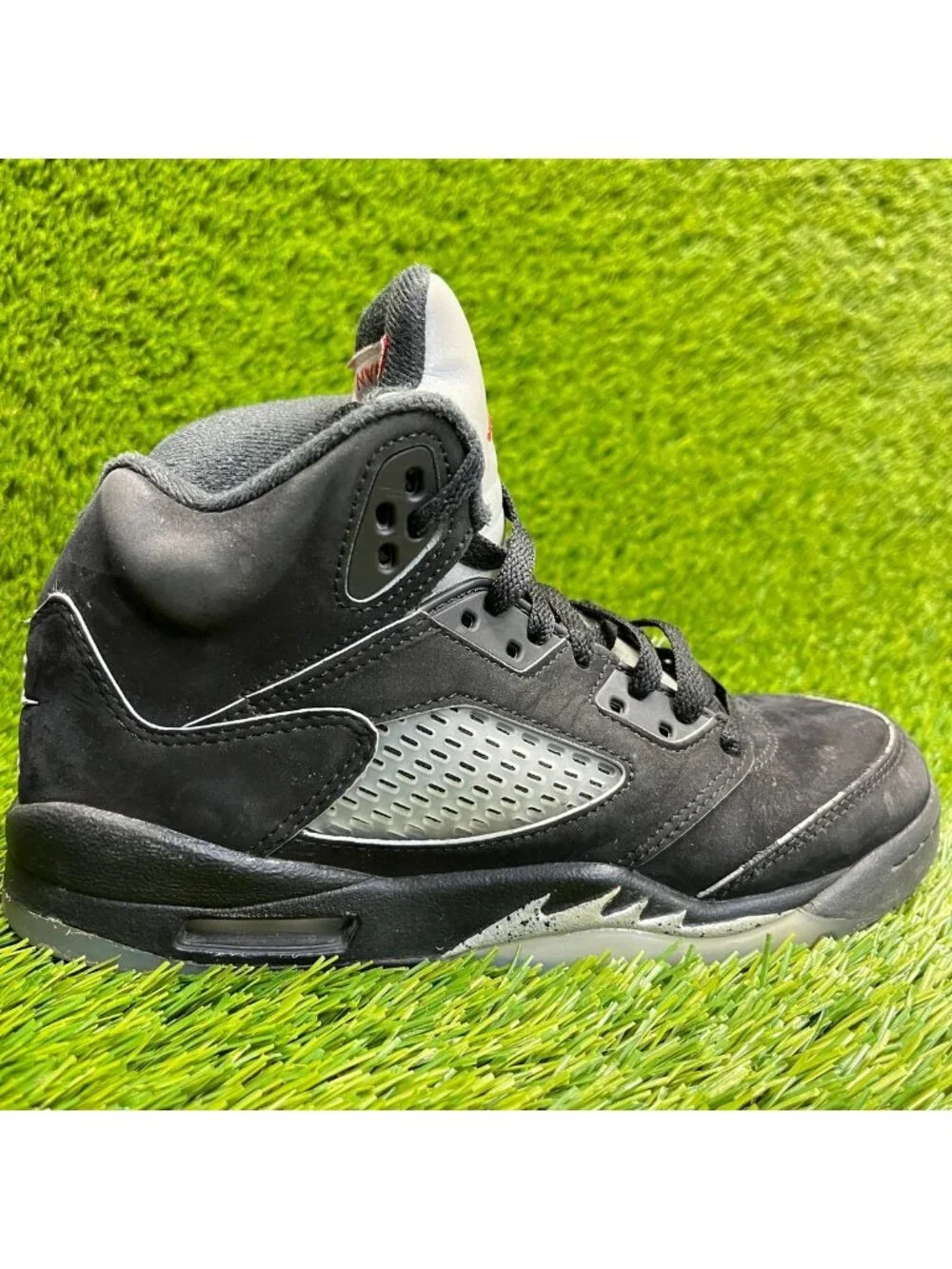 Nike Air Jordan 5 Retro OG Boys Size 4Y Black Athletic Basketball Shoes Sneakers